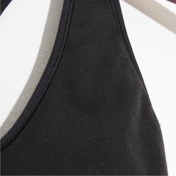 Lululemon Racerback V-Neck Sports Bra Lasercut Black Size 6 - Picture 6 of 9